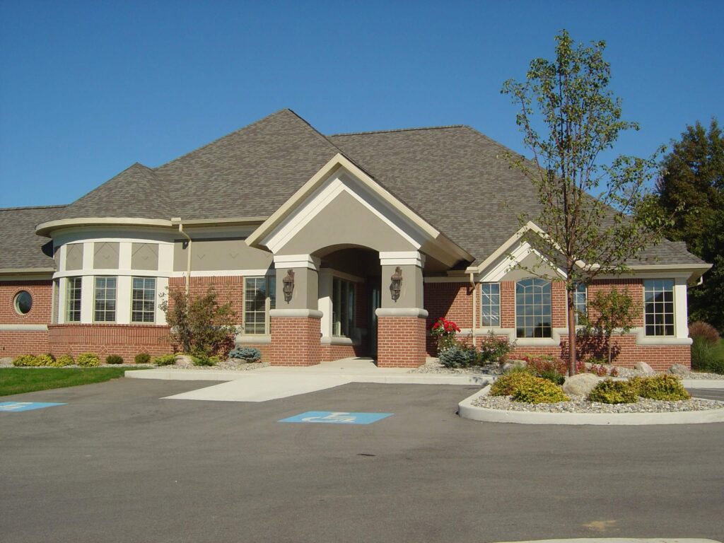 Dr. Lynn Albrecht, DDS